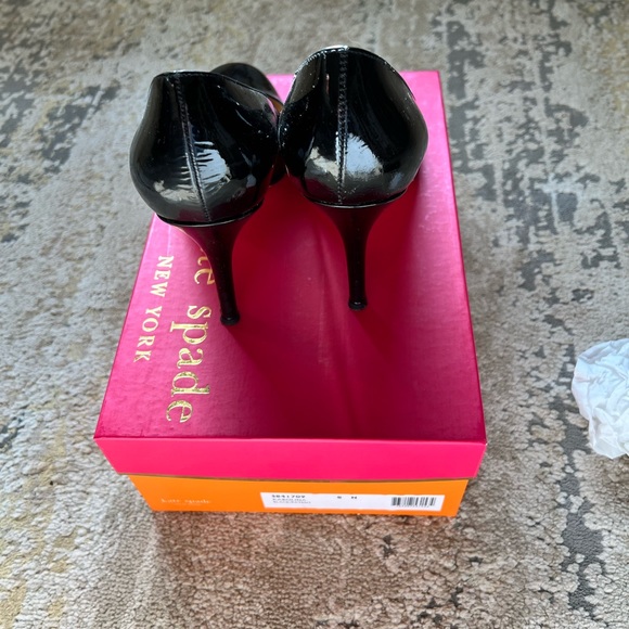 Kate Spade patten leather black pump size 8AA (Narrow) - Picture 3 of 5